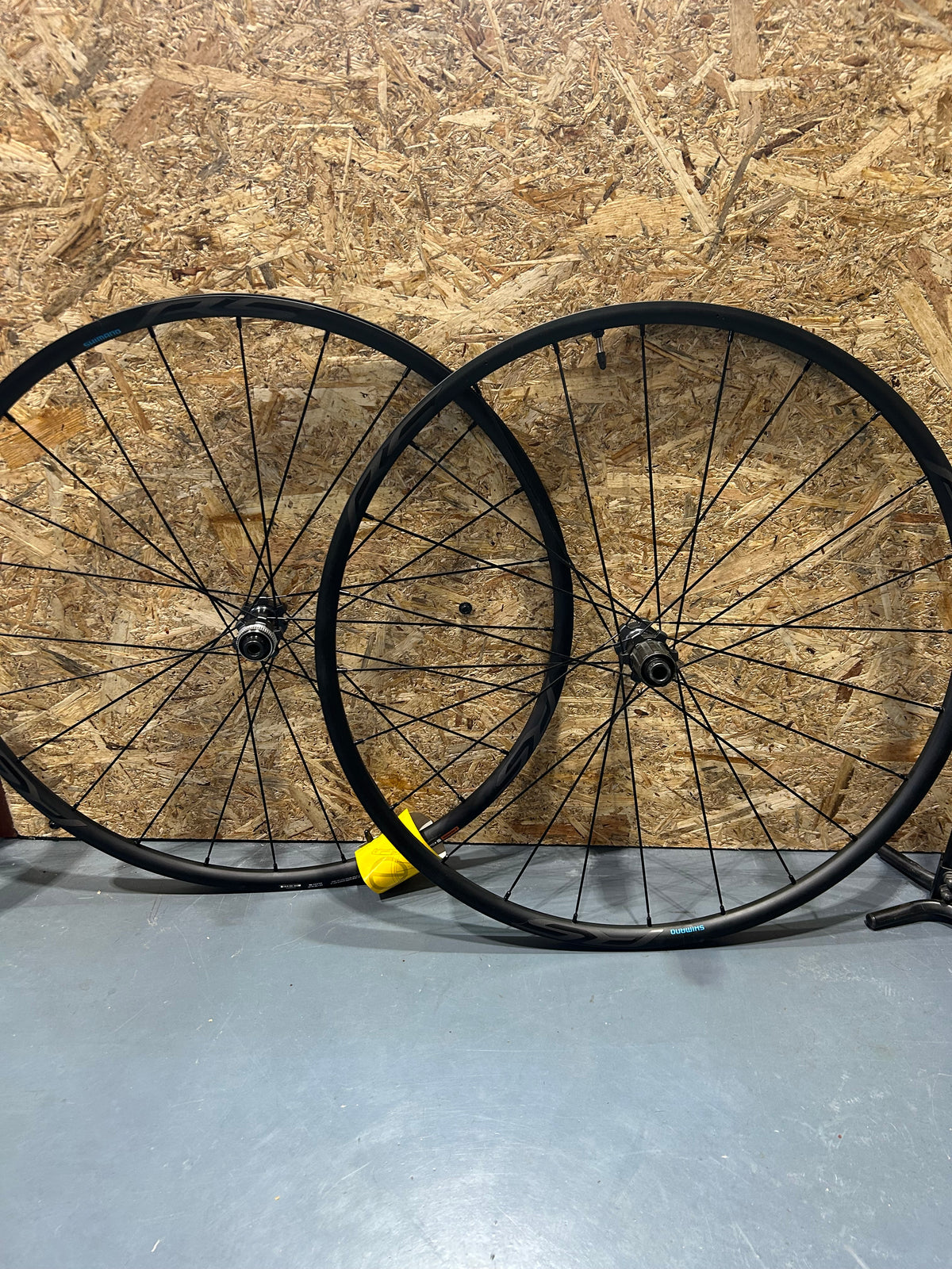 SHIMANO WH-RS370 WHEELS - PAIR