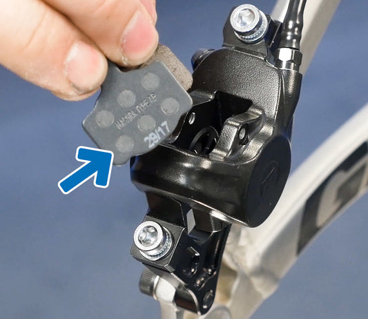 DISC BRAKE PAD INSTALLATION PIC