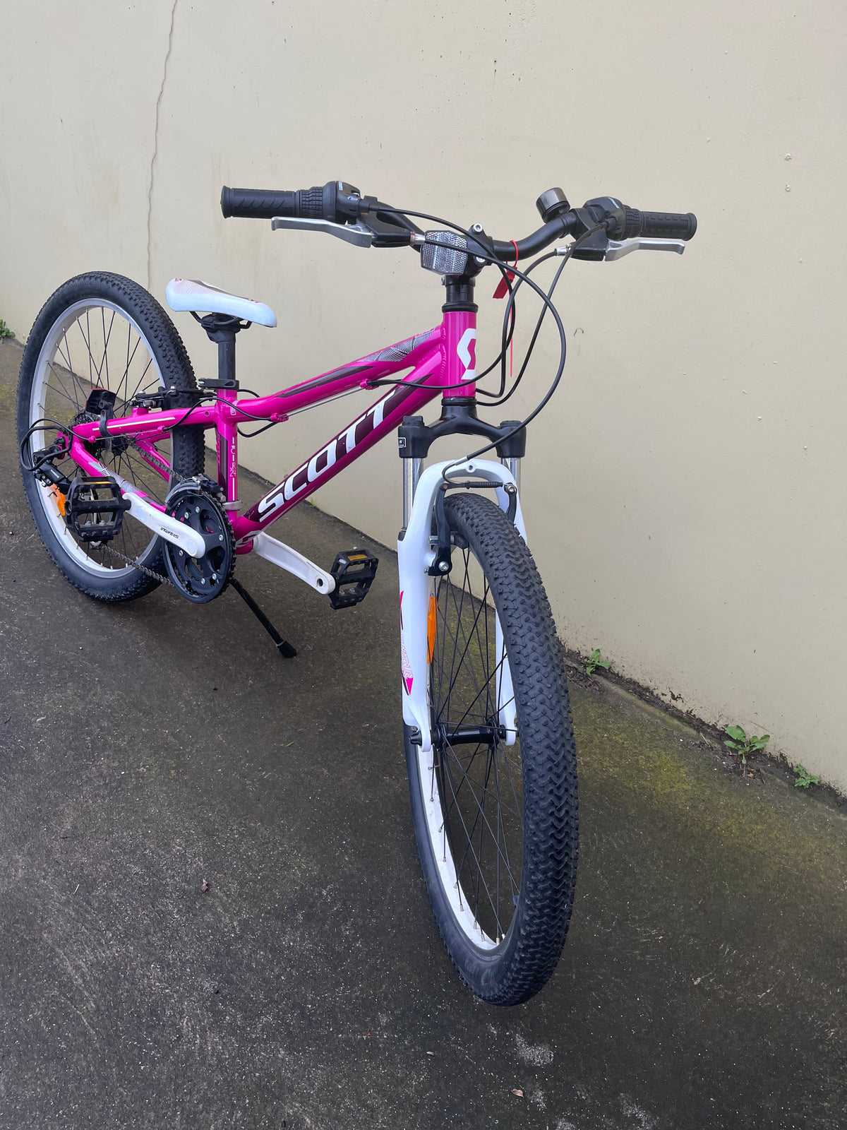 Scott Contessa 24” Pink
