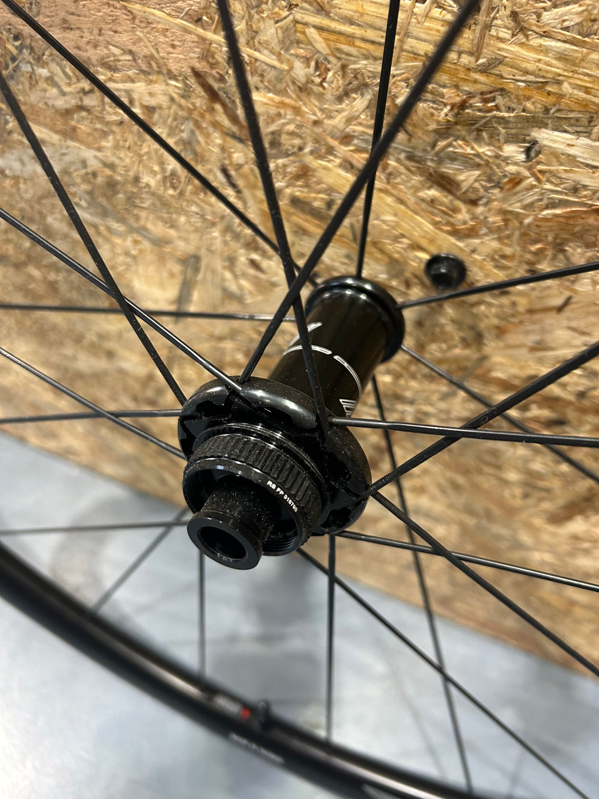 GIANT SLR-1 WHEEL | DISC BRAKE | FRONT