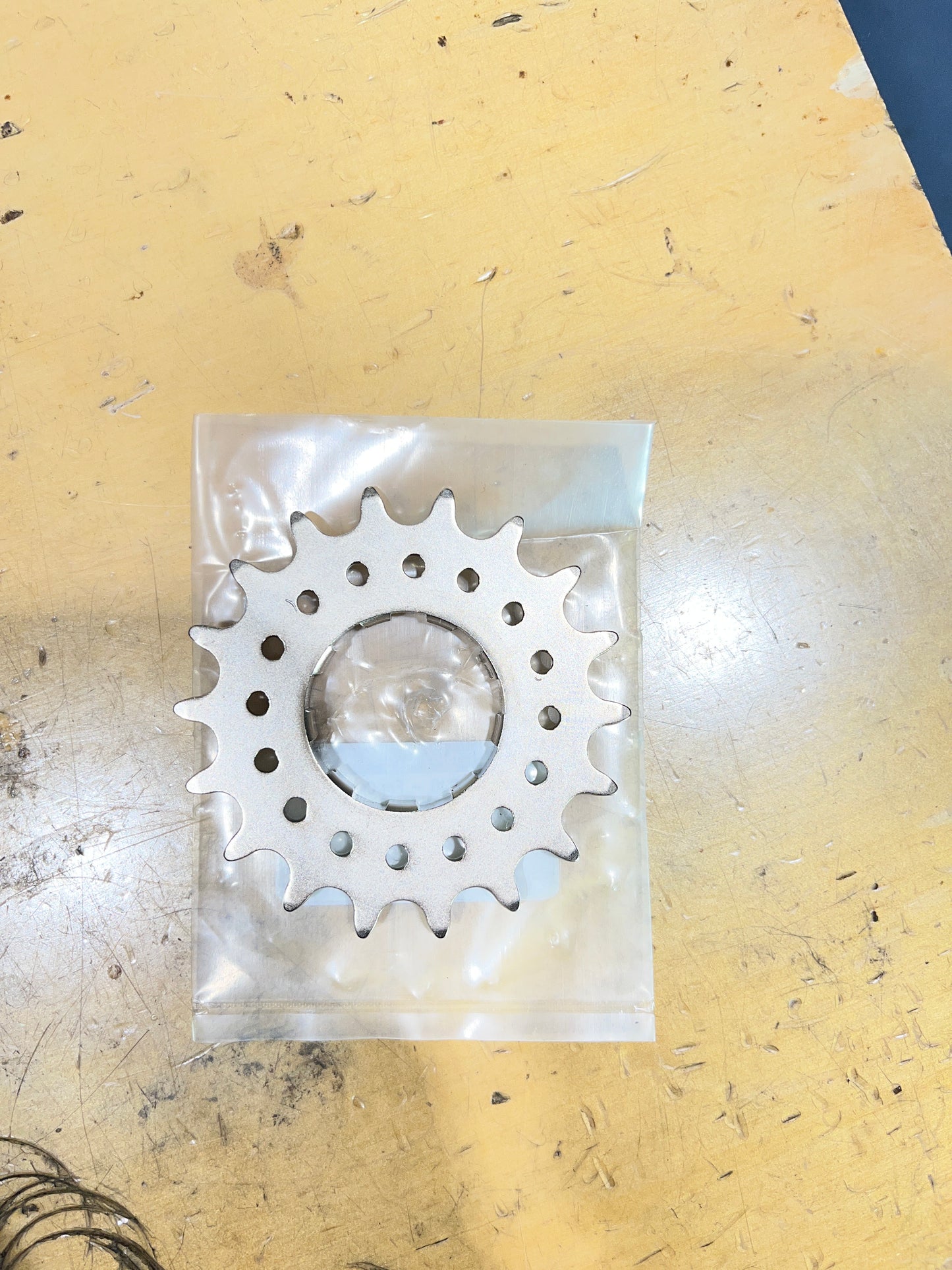 Cog for cassette hub with flange CR-Mo, 18T 3/32 silver