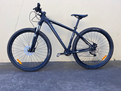 SPECIALIZED ROCKHOPPPER PRO MEDIUM