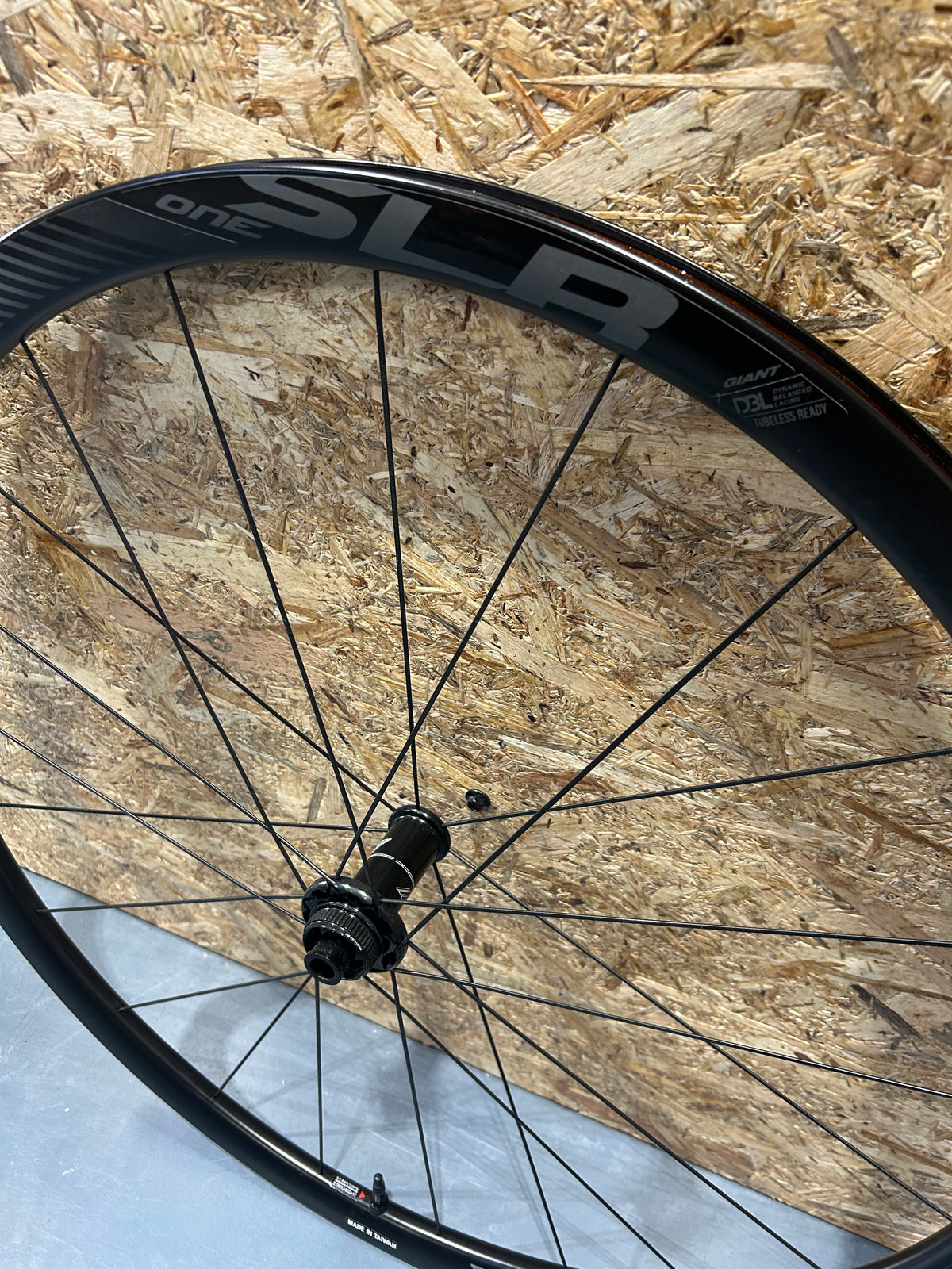GIANT SLR-1 WHEEL | DISC BRAKE | FRONT