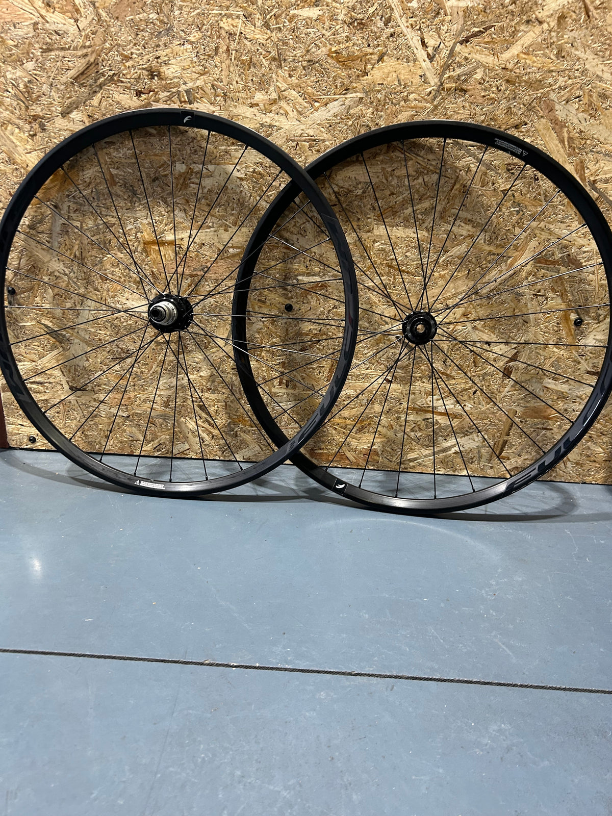 FULCRUM DB900 Wheelset | Road or Gravel