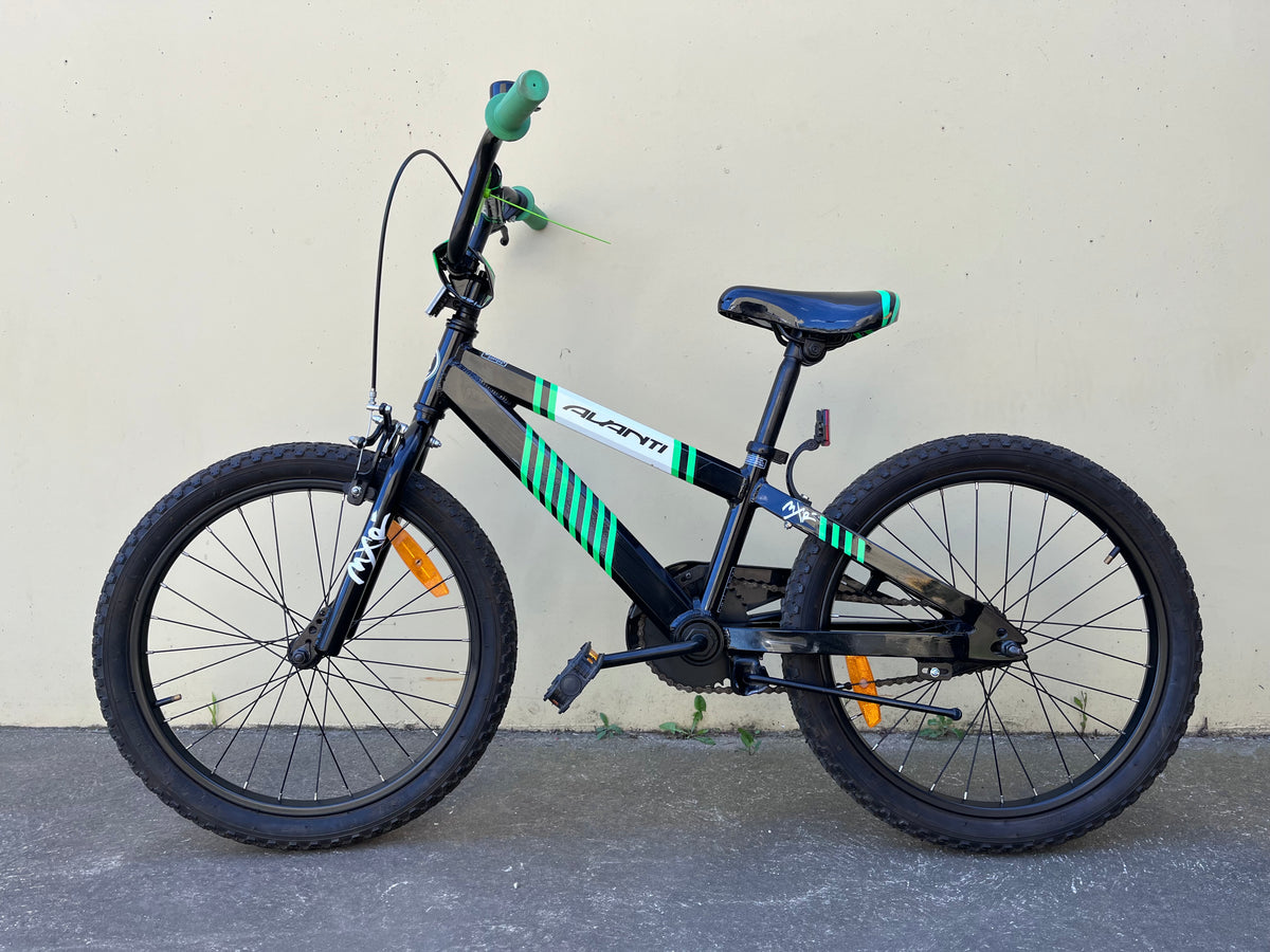 AVANTI MXR 20” KIDS BIKE - BLACK/GREEN