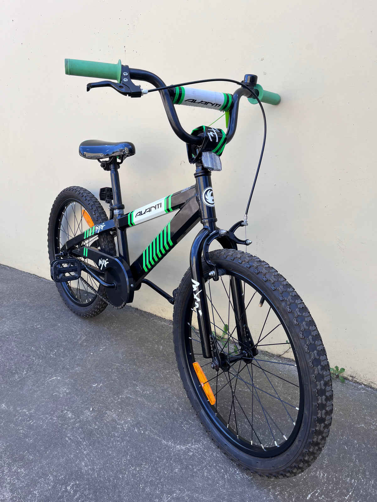 AVANTI MXR 20” KIDS BIKE - BLACK/GREEN